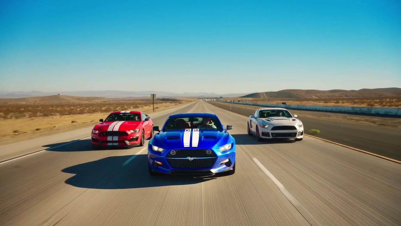 Jeremy Clarkson with the blue Mustang in the original Grand Tour intro