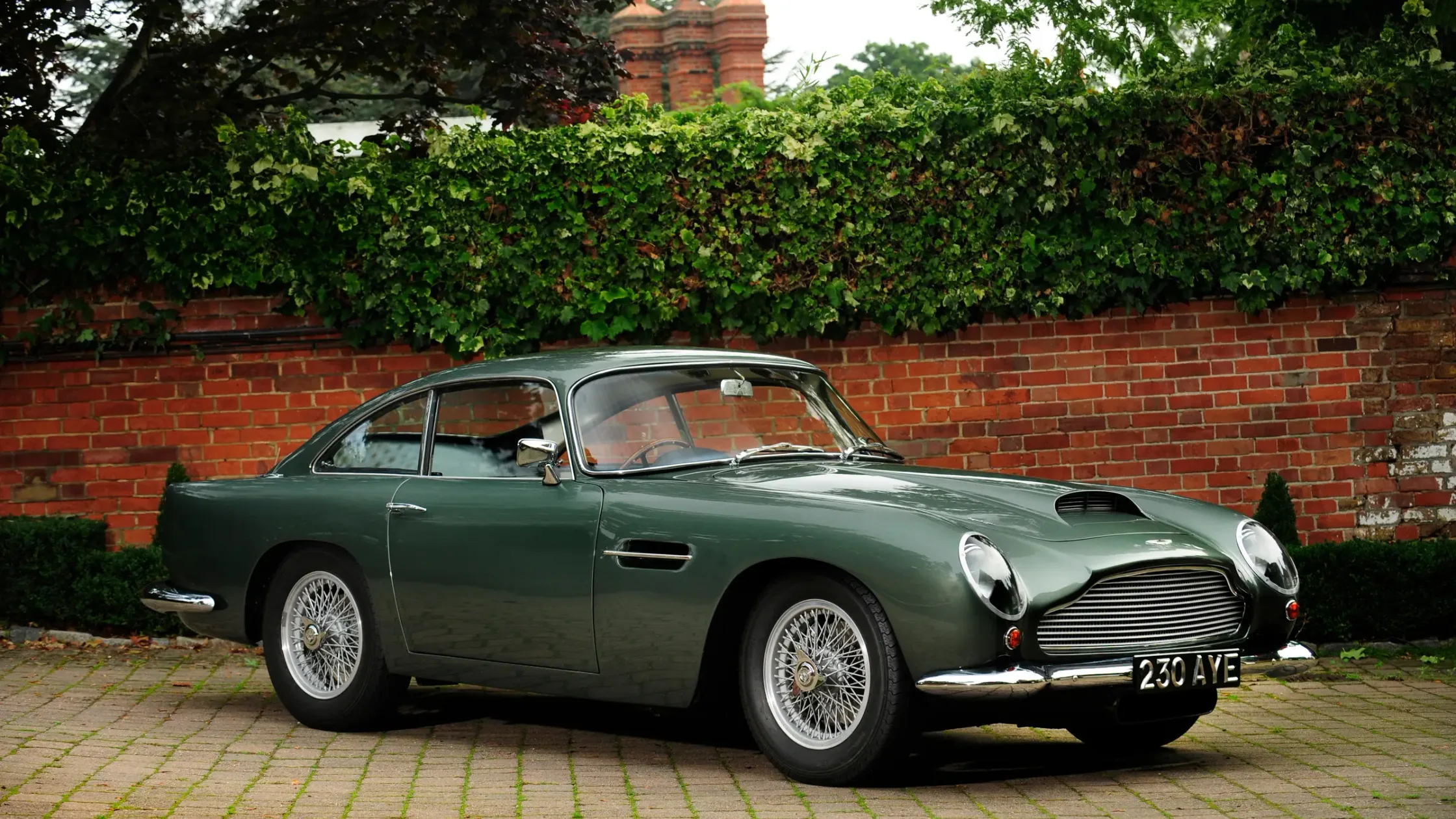 The Dashing 1959 Aston Martin DB4 GT British Elegance Meets Speed